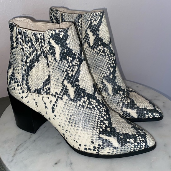EUC Steve Madden “Jain” Booties Faux Leather Snake Pull On Block Heel Sz 6.5 - Picture 1 of 16